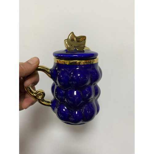 Lvn Porselen Üzüm Desenli Kapaklı Kupa Lacivert Lvn Porselen Üzüm Desenli Kapaklı Kupa Lacivert